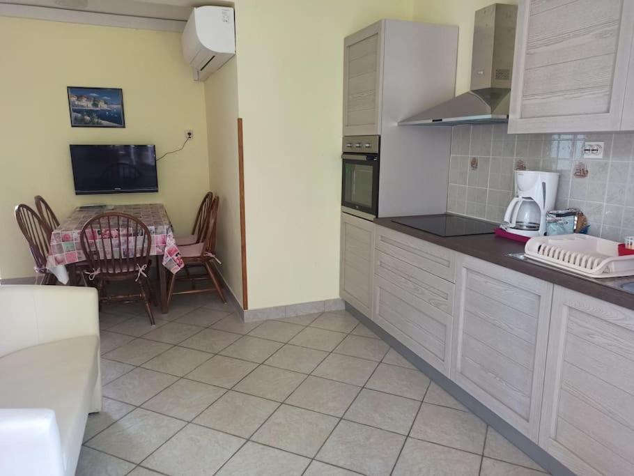 With 2 Terrace Apartment